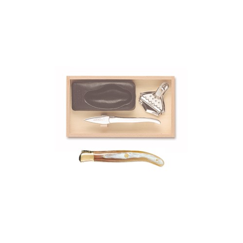 Wood box of Laguiole oyster set brass bolster