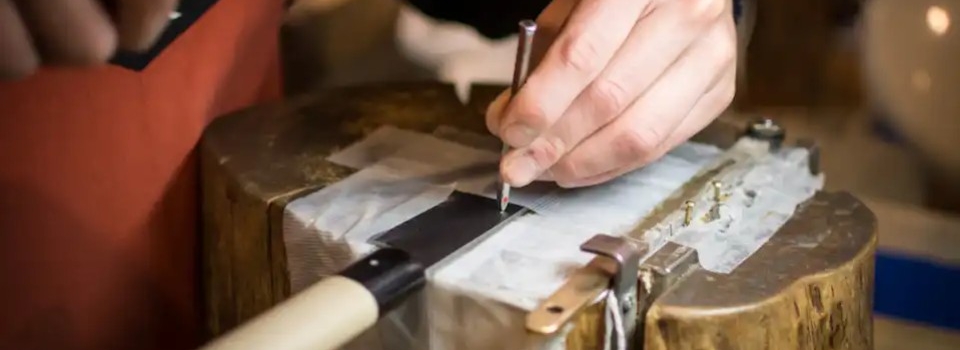 What to engrave on a knife ?