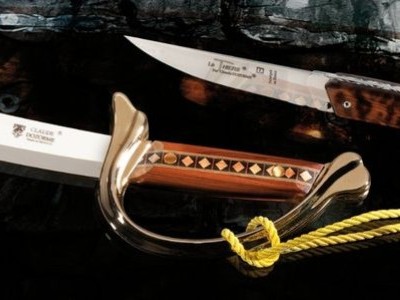 How to saber champagne ?