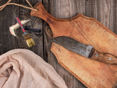 How to remove rust from a knife ?